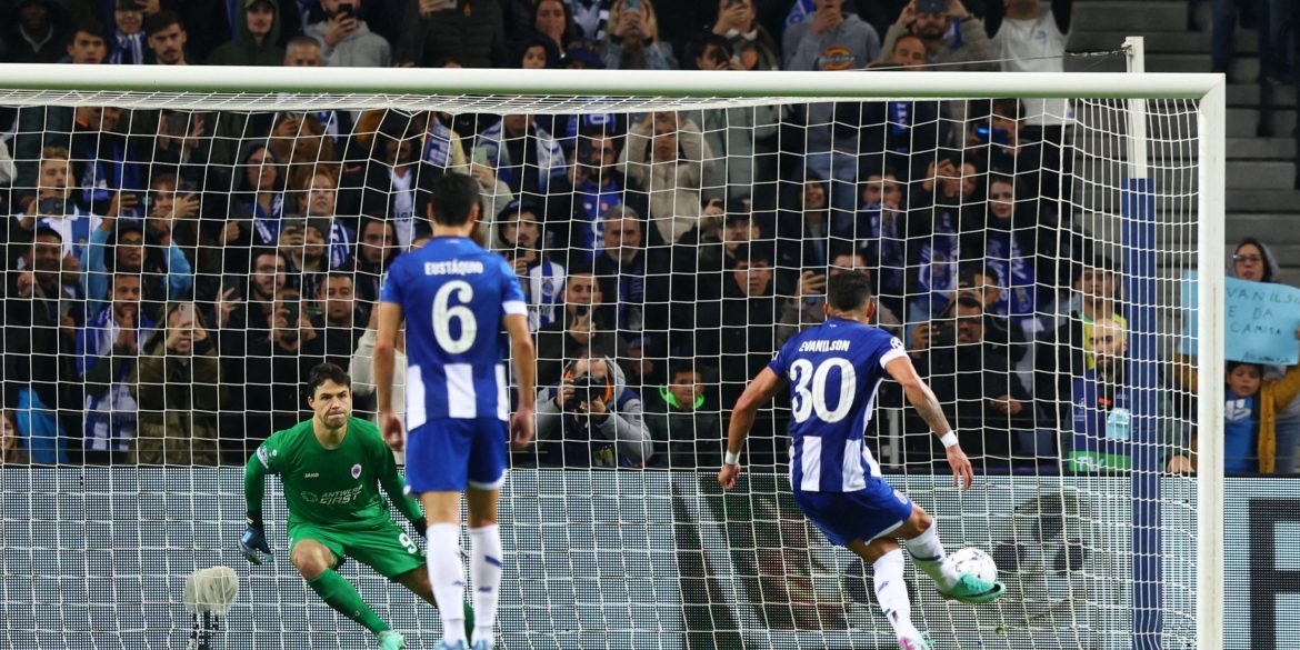 Newcastle now eye Nick Pope replacement who's been called "Guardiola style"